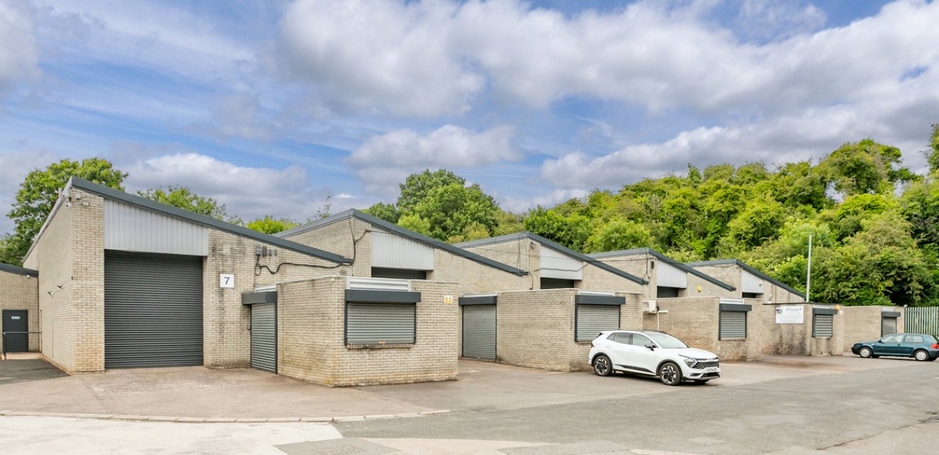 Belfont Trading Estate  - Industrial Unit To Let - Belfont Trading Estate, Halesowen 
